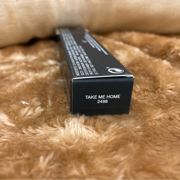 NARS VELVET MATTE LIP PENCIL IN TAKE ME HOME - Picture 2 of 5